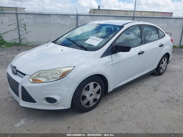 Ford FOCUS S 2014 1FADP3E26EL316202 Image 2