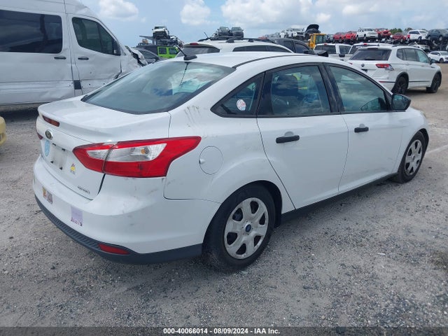 Ford FOCUS S 2014 1FADP3E26EL316202 Image 4