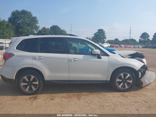 Subaru Forester 2.5i Premium 2017 JF2SJADC3HH565079 Image 13