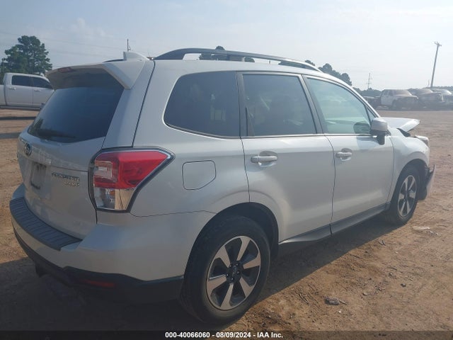 Subaru Forester 2.5i Premium 2017 JF2SJADC3HH565079 Image 4
