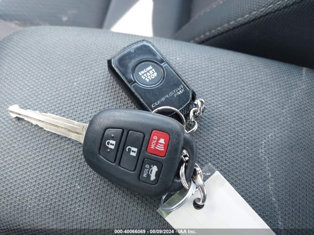 Toyota COROLLA LE 2017 2T1BURHEXHC957996 Image 11