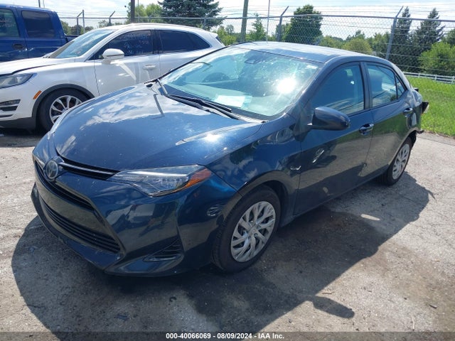 Toyota COROLLA LE 2017 2T1BURHEXHC957996 Image 2