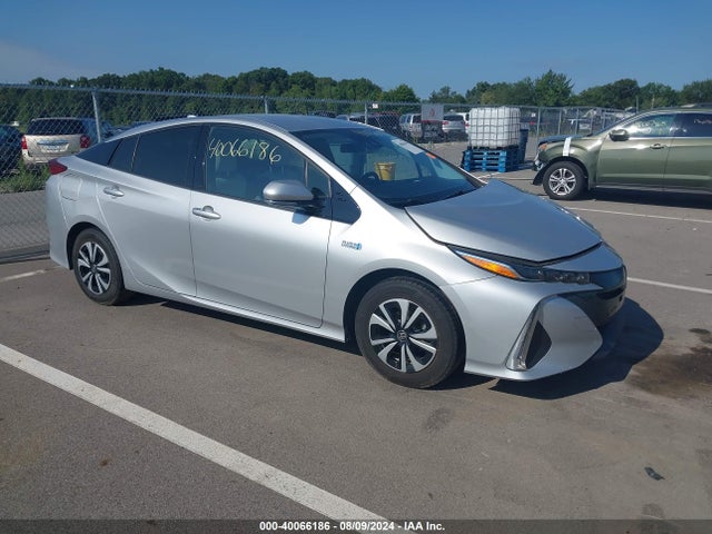 2018 JTDKARFP4J3099159 main image