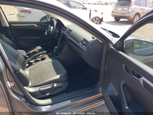 1VWBA7A31JC030063 Volkswagen Passat 2.0t Se