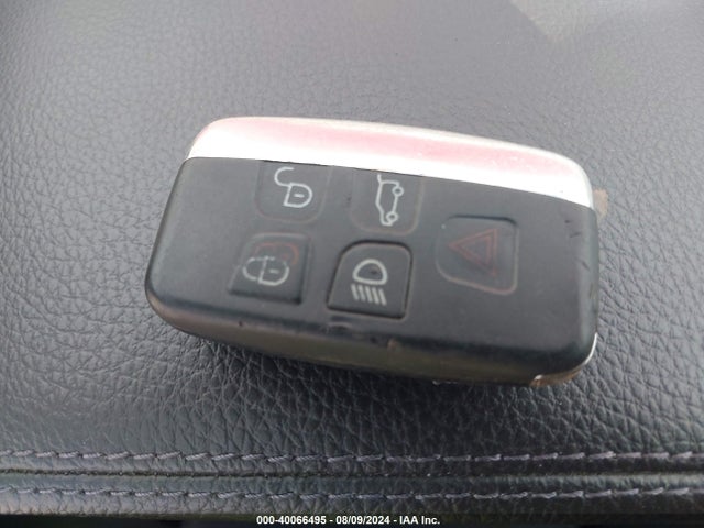 2015 JAGUAR XF SAJWA0F7XF8U54814 Photo 10