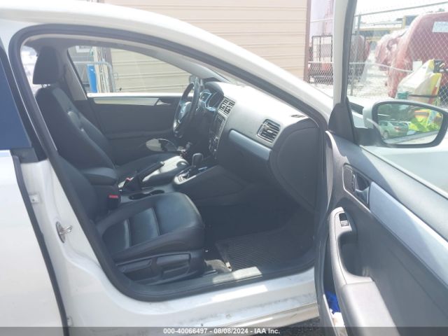 3VWL17AJXJM252098 Volkswagen Jetta 1.8t Sel