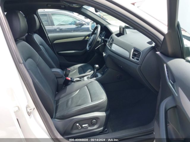 WA1ECCFS3HR011731 Audi Q3 2.0t Premium