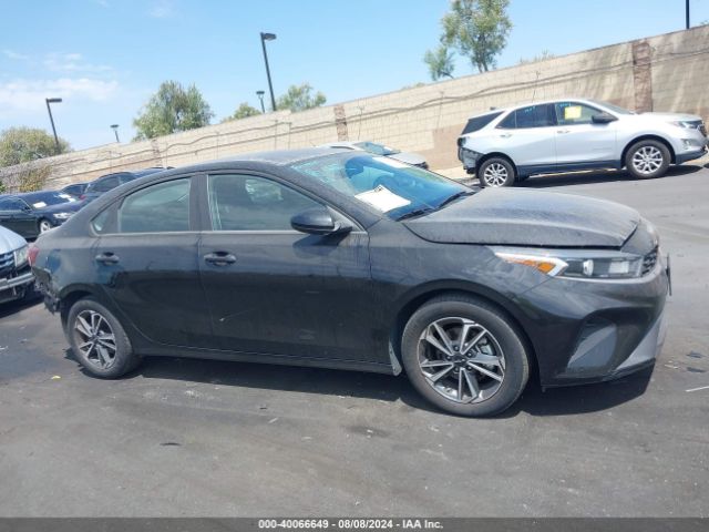 3KPF24AD2NE466055 KIA Forte Lxs