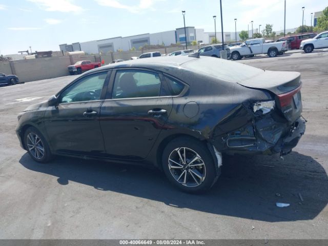 3KPF24AD2NE466055 KIA Forte Lxs