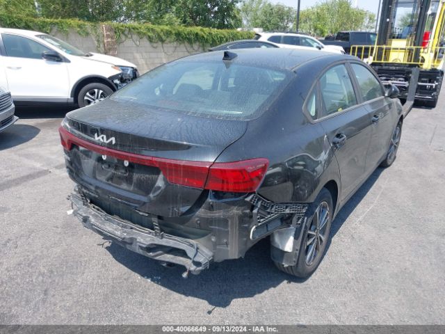 3KPF24AD2NE466055 KIA Forte Lxs