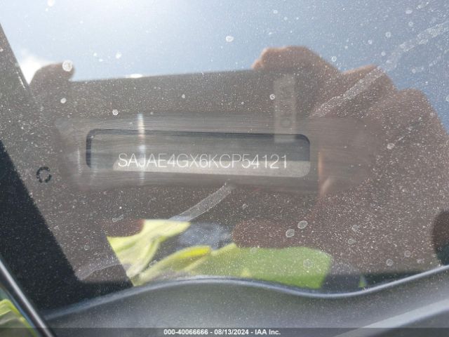 2019 JAGUAR XE SAJAE4GX6KCP54121 Photo 8
