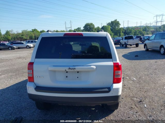 1C4NJRBB3GD797921 Jeep Patriot Sport