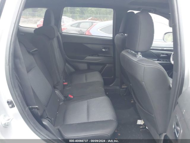 JA4AZ3A36JZ021432 Mitsubishi Outlander Le