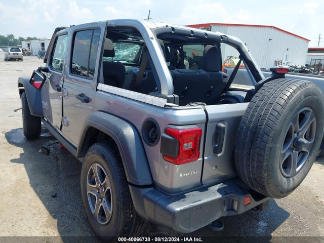1C4HJXDGXJW123383 Jeep Wrangler Unlimited Sport S 4x4