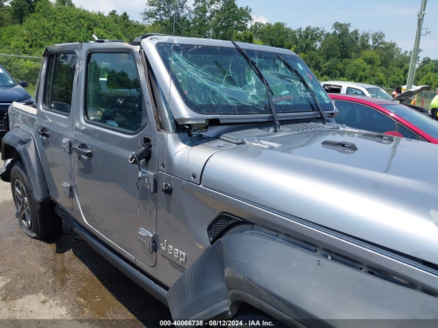 1C4HJXDGXJW123383 Jeep Wrangler Unlimited Sport S 4x4