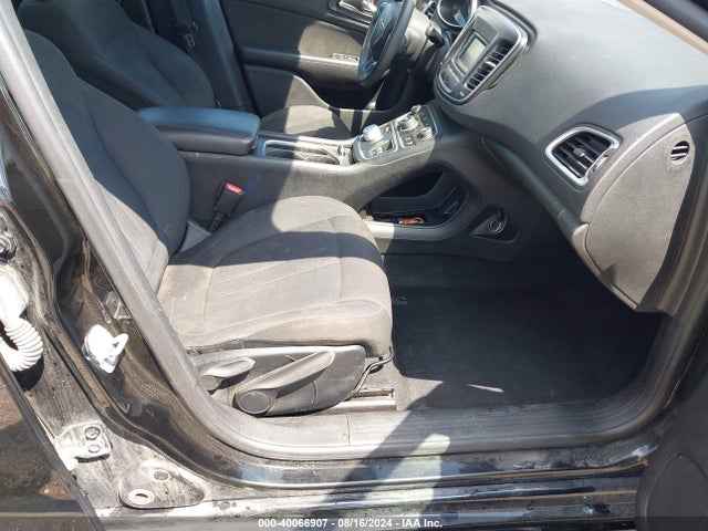 1C3CCCAB8GN157878 Chrysler 200 Limited
