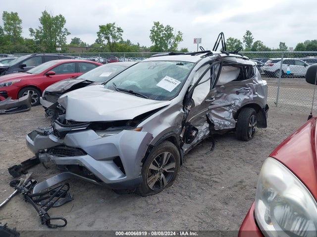 Toyota Rav4 Xle 2017 2T3RFREV0HW638951 Image 2
