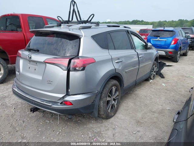 Toyota Rav4 Xle 2017 2T3RFREV0HW638951 Image 4