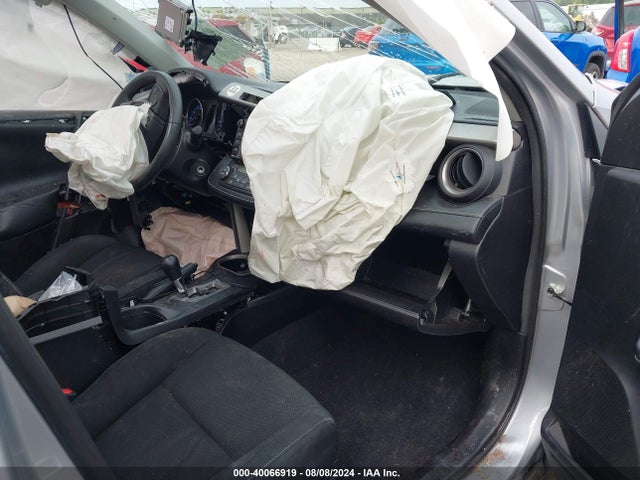Toyota Rav4 Xle 2017 2T3RFREV0HW638951 Image 5