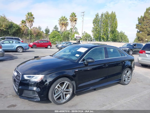 Audi A3 40 Premium 2019 WAUGUGFFXK1010908 Image 2