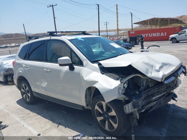 Subaru Forester 2.5i Premium 2017 JF2SJAEC9HH417825 Image 13