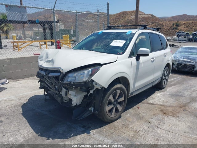 Subaru Forester 2.5i Premium 2017 JF2SJAEC9HH417825 Image 2