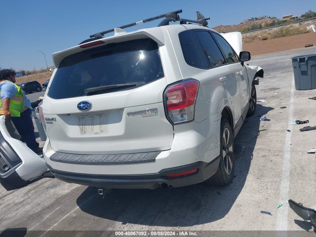 Subaru Forester 2.5i Premium 2017 JF2SJAEC9HH417825 Image 4