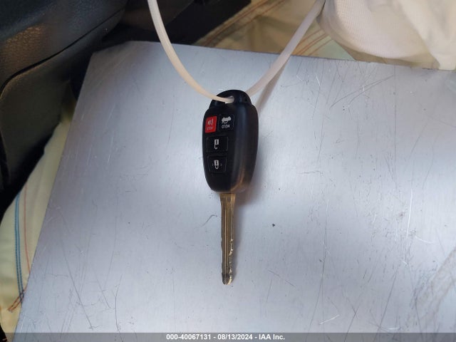 Toyota COROLLA LE 2018 5YFBURHE5JP792591 Image 11