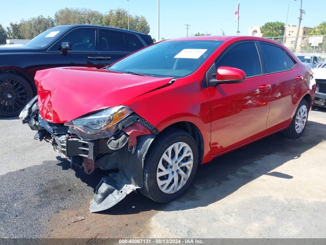 Toyota COROLLA LE 2018 5YFBURHE5JP792591 Image 2