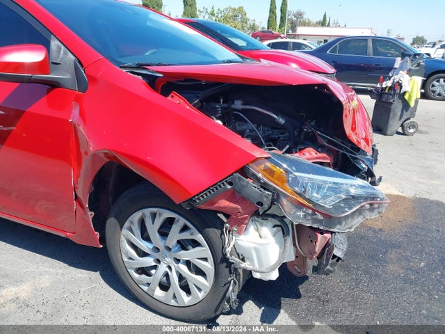 Toyota COROLLA LE 2018 5YFBURHE5JP792591 Image 6