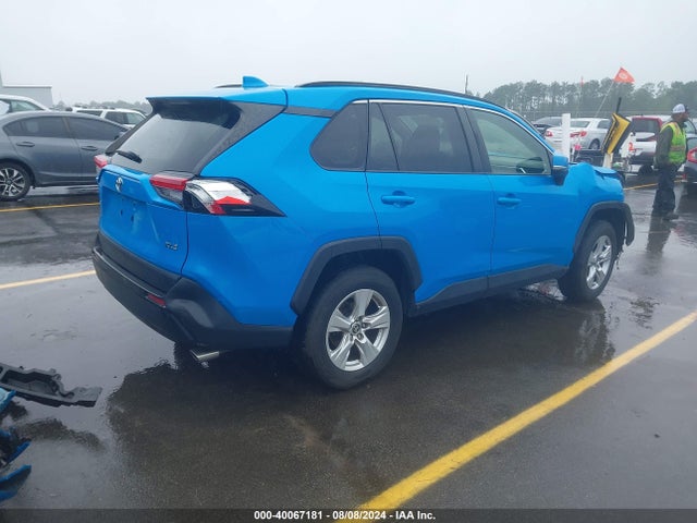 Toyota Rav4 Xle 2021 JTMW1RFV7MD061326 Image 4