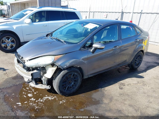 Ford FIESTA SE 2014 3FADP4BJXEM240936 Image 2