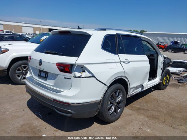 3VV2B7AX5NM114752 Volkswagen Tiguan 2.0t Se