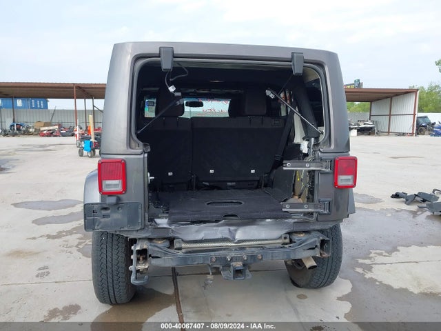 1C4BJWEG9HL680487 Jeep Wrangler Unlimited Sahara 4x4