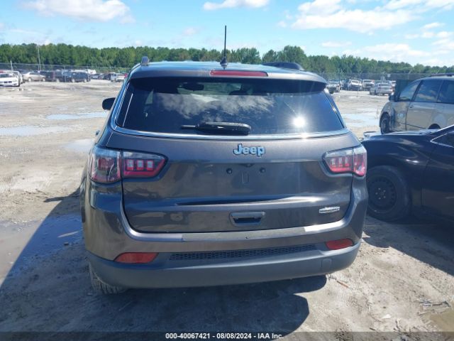 3C4NJCBB3JT488867 Jeep Compass Latitude Fwd