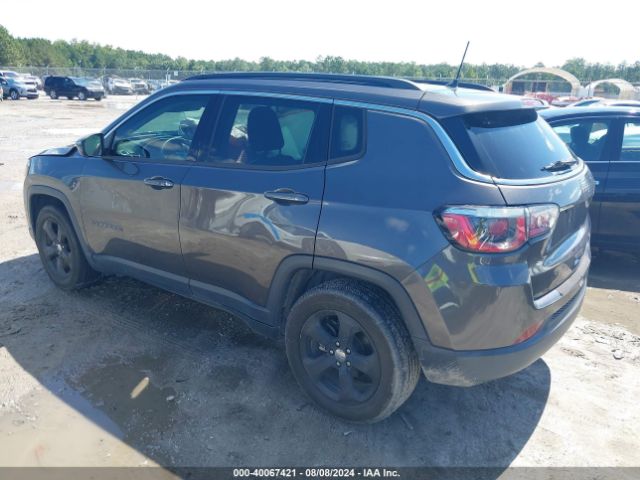 3C4NJCBB3JT488867 Jeep Compass Latitude Fwd