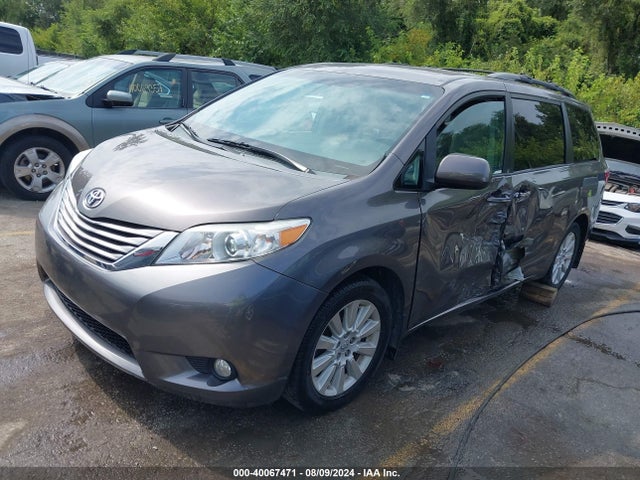 Toyota Sienna Xle 7 Passenger 2015 5TDDK3DC2FS096902 Image 2