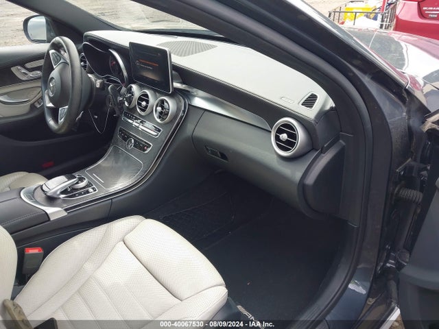 55SWF6GBXFU009221 Mercedes-Benz C 400 4matic