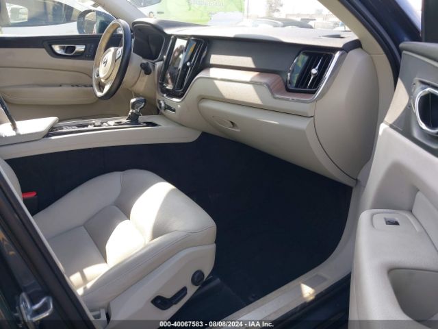 YV4102DK2M1831850 Volvo Xc60 T5 Momentum
