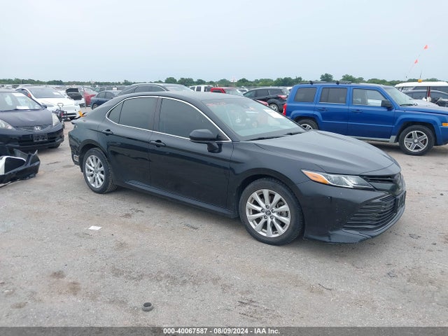 Toyota CAMRY LE 2018 JTNB11HK6J3031671 main image