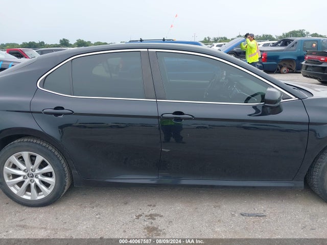 Toyota CAMRY LE 2018 JTNB11HK6J3031671 Image 13