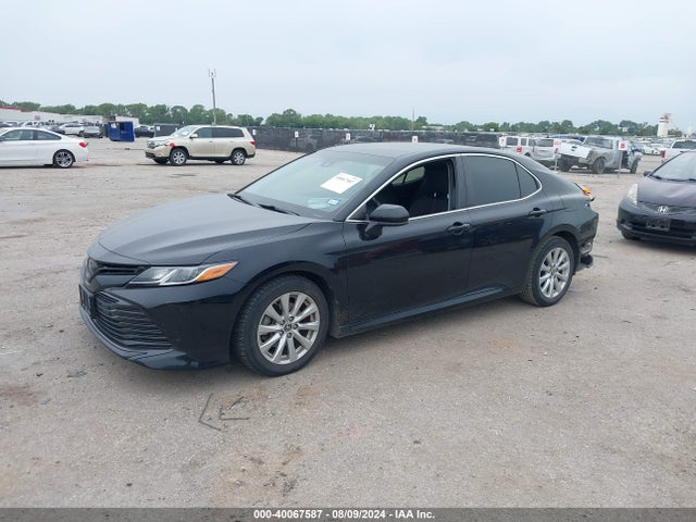 Toyota CAMRY LE 2018 JTNB11HK6J3031671 Image 2