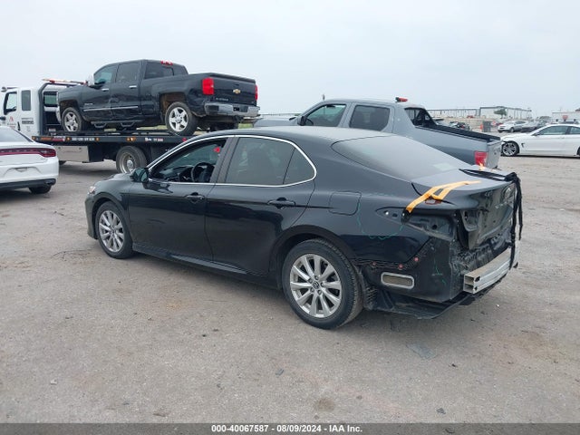 Toyota CAMRY LE 2018 JTNB11HK6J3031671 Image 3