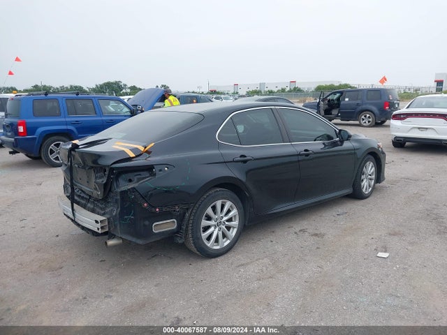 Toyota CAMRY LE 2018 JTNB11HK6J3031671 Image 4