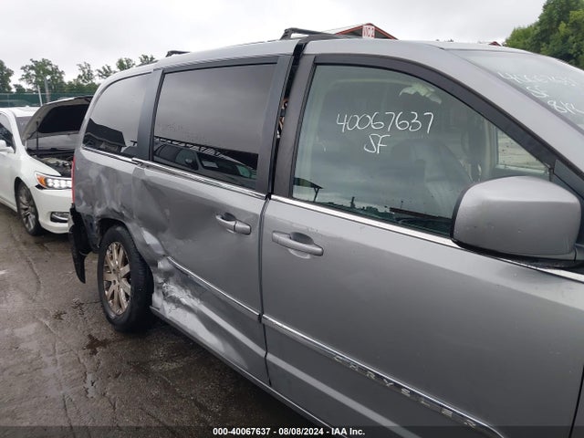 2C4RC1BG8FR544890 Chrysler Town & Country Touring