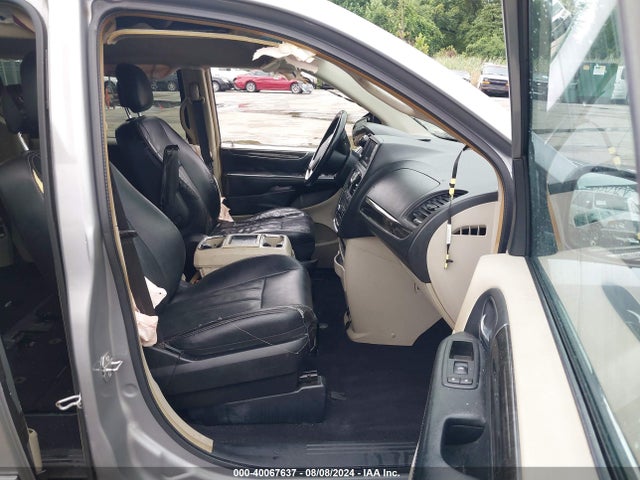 2C4RC1BG8FR544890 Chrysler Town & Country Touring