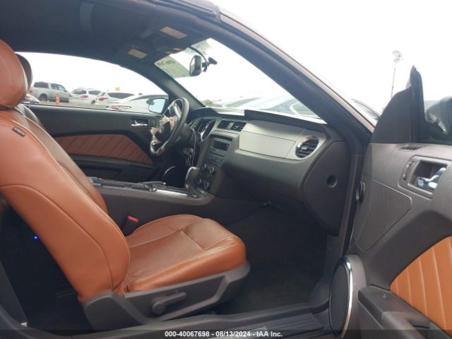 1ZVBP8EM5E5212821 Ford Mustang V6 Premium