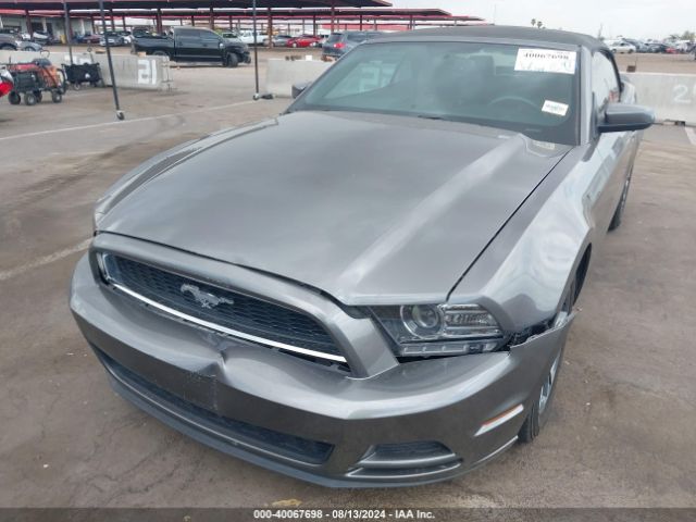 1ZVBP8EM5E5212821 Ford Mustang V6 Premium