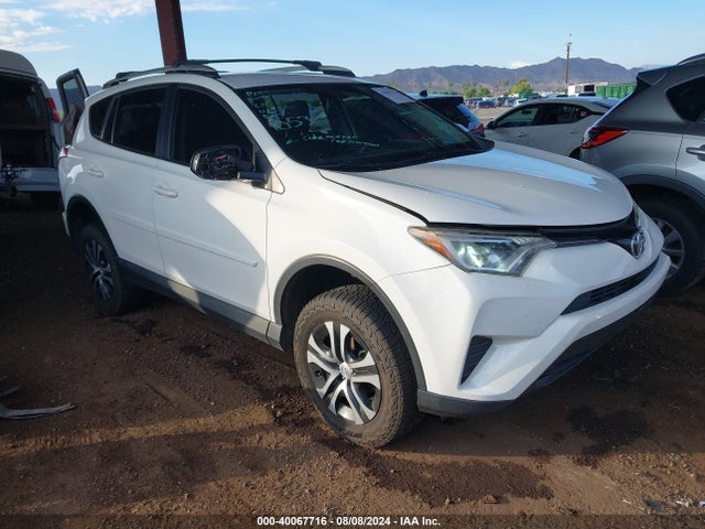 Toyota RAV4 LE 2016 JTMBFREV6GJ064838 main image