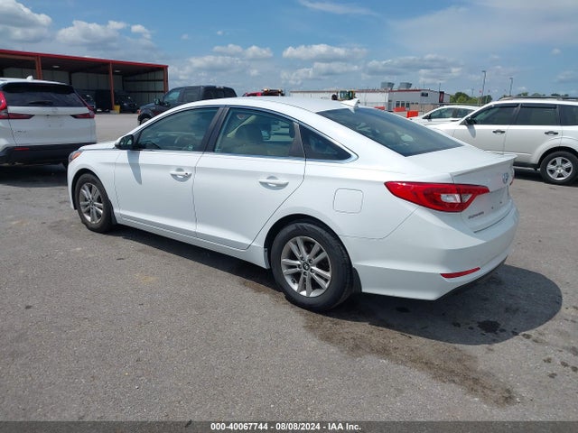 Hyundai SONATA ECO 2015 5NPE24AA2FH114138 Image 3
